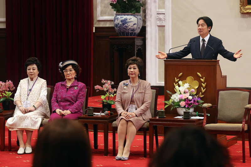 라이칭더(賴清德) 총통은 10월23일 오후 ‘세계 화인 상공업 여성 기업협회 대표단’을 접견햇다. -사진: CNA