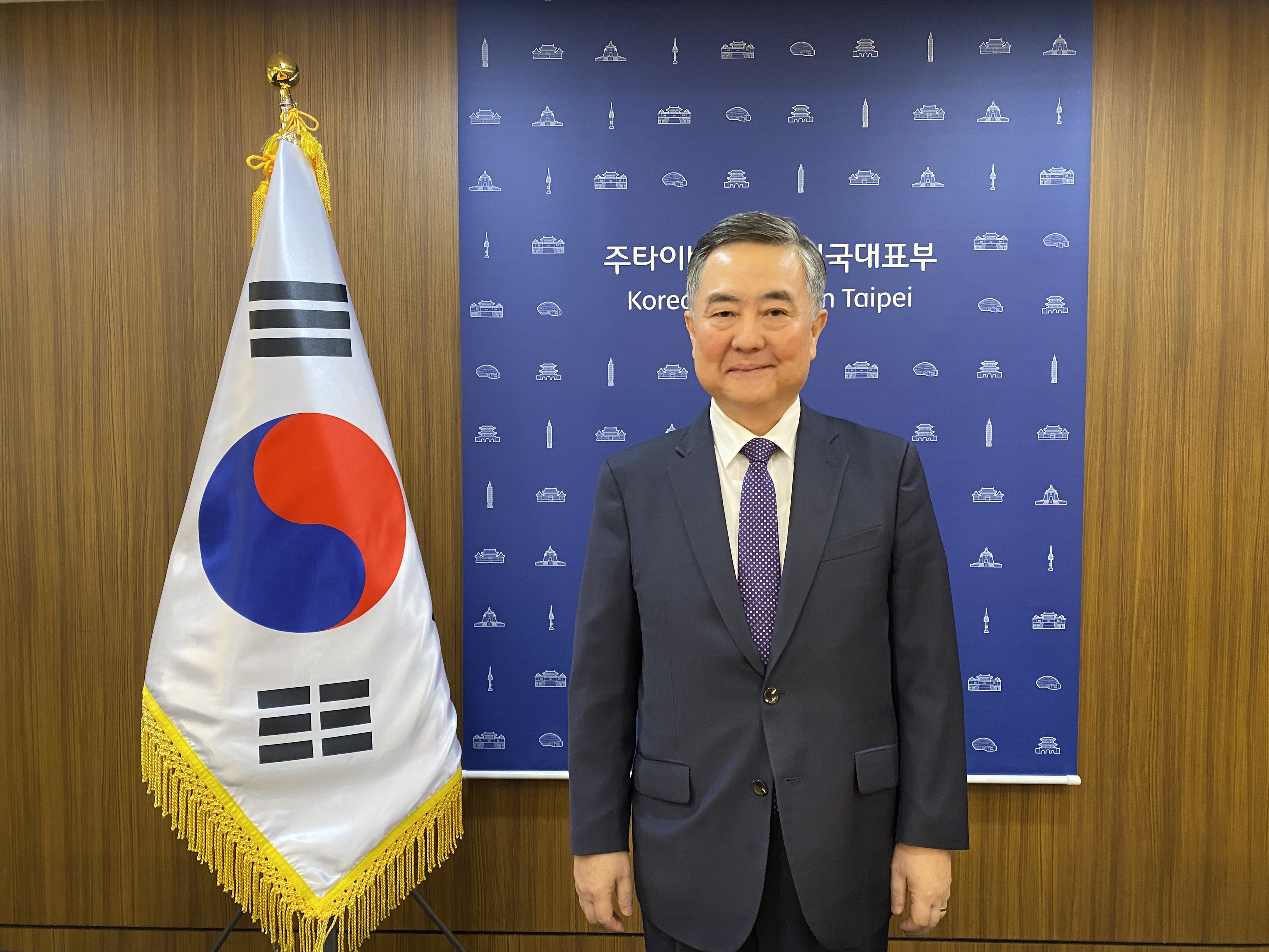 이은호 주타이베이한국대표부 대사는 월드코리안신문 선정 ‘2024 베스트 공관장상(賞)’을 수상했다. -사진: jennifer pai백조미