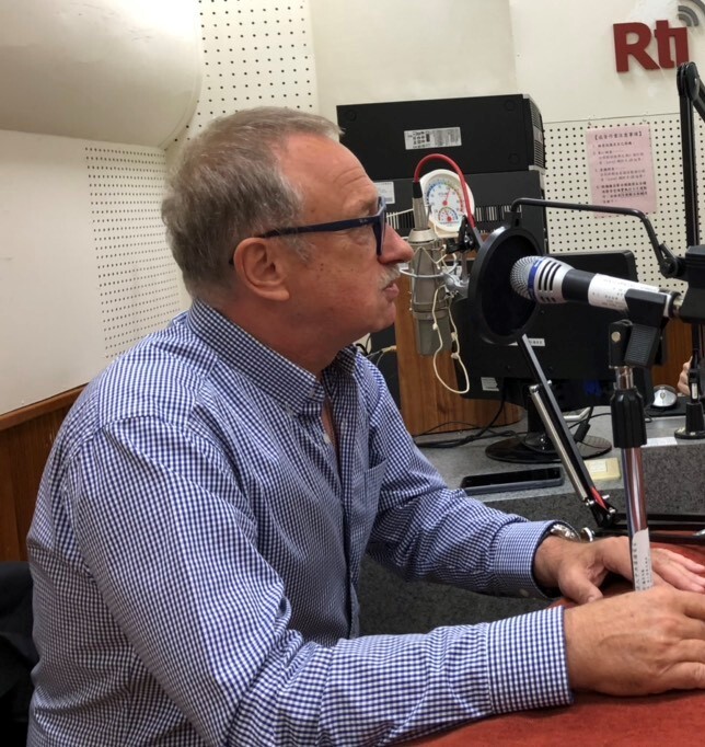 Ведущий Андрей Солодов