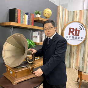 管大(管仁健)