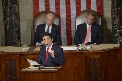 日本首相安倍晉三29日在美國國會發表演說。(AFP)