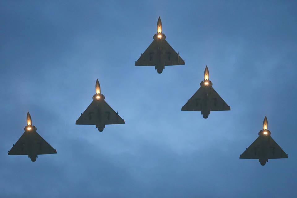 由於適逢幻象戰機接裝20週年，空軍499聯隊也將舉辦紀念活動，日前更邀請前聯隊長、前駐拉脫維亞代表的葛光越回部隊，分享前往法國換裝訓練以及接機回台的故事。(轉引國防部發言人臉書)