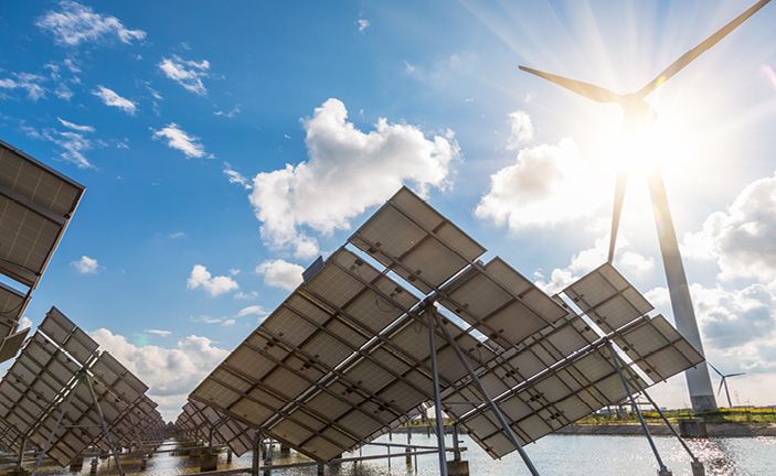 經濟部今指出，目前申報裝置儲能設備的總量已經達到41.6MW，年底會陸續安裝完成，總儲電量可達約8.32萬度。(圖：IRENA)