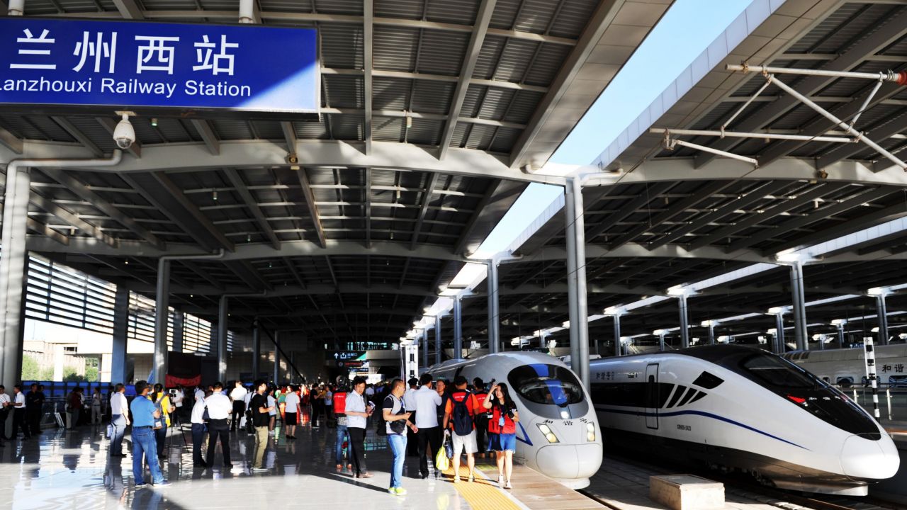 從陝西寶雞到甘肅蘭州的寶蘭高鐵9日正式通車營運，這意味著中國大陸高鐵基本上已經完全實現東西貫穿，也將中國大陸西北地區全面融入高速鐵路網。 (圖:微博)