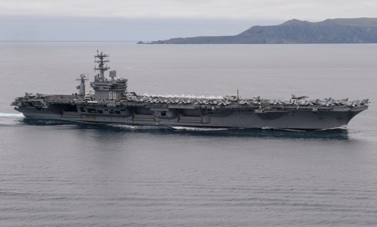 美國航空母艦尼米茲號(USS Nimitz)。(圖：取自尼米茲號推特)