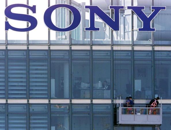 日本電子產品大廠索尼(Sony)將開始生產防護面罩及人工呼吸器，並捐給全日本醫療機構。(AFP)