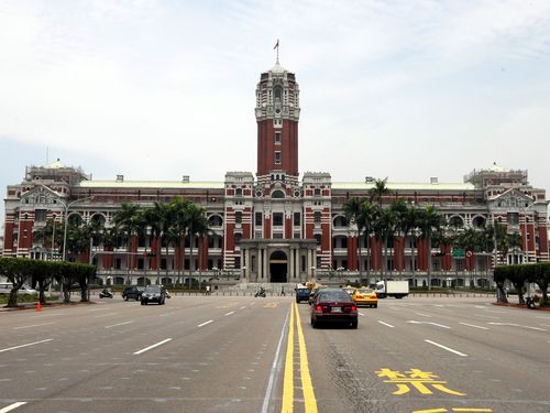 總統府表示，對於郝柏村一生戮力從戎從公，擔任軍職及公職期間為國付出的辛勞，尤其在八二三炮戰中守護國土有功，深表感念，也盼家屬節哀保重。 (中央檔案照片)