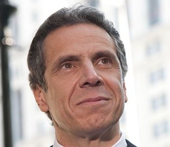 紐約州長古莫(Andrew Cuomo)(維基百科)