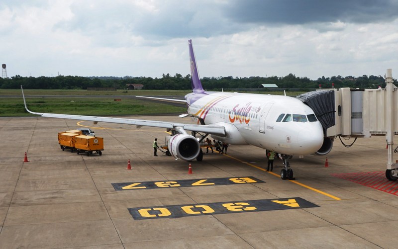 隨著泰國民眾免簽證赴台旅遊的熱度持續，泰航旗下的微笑航空，計畫在今年下半年飛航曼谷-高雄航線。圖為泰國微笑航空班機。<br />(圖：中央社)