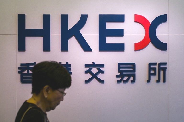 香港股市2023年最後一個交易以小漲封關，但全年下跌13.82%，也是連續第四年下跌。圖為香港交易所 (AFP)