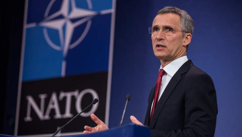 北大西洋公約組織(NATO)秘書長史托騰柏格(Jens Stoltenberg)於記者會上表示，隨著俄羅斯襲擊非北約成員國烏克蘭，北約正在啟動其對成員國的「防禦計劃」。(圖 : 北約官網)