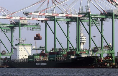 台經院公布9月製造業燈號連11藍，但分數已連2個月上揚。(圖:中央社)