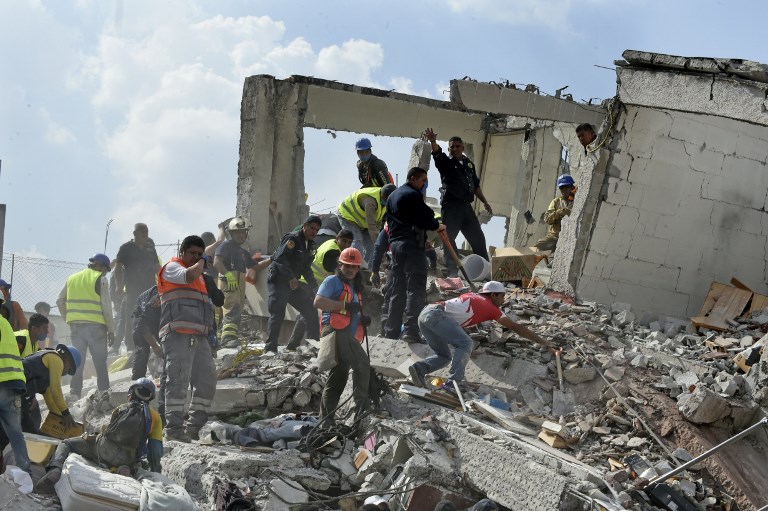 墨西哥19日遭到規模7.1強烈地震襲擊，造成至少56人喪生。 (AFP)