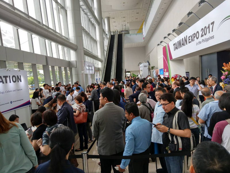 「2017年菲律賓台灣形象展」1日落幕，3天展期共吸引3.6萬人次參觀，並促成約5800萬美元商機，以醫療產業成果最豐碩，貿協台灣形象展新南向第4站將航向馬來西亞。（貿協提供）<br />(圖：中央社)