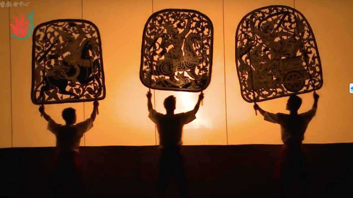 柬埔寨傳統皮影戲以牛皮製成皮偶，費工耗時，是一大特色。(傳藝中心提供)