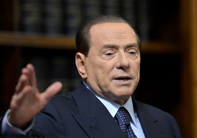 義大利前總理貝魯斯柯尼被控賄賂，正在被當局調查。(AFP)