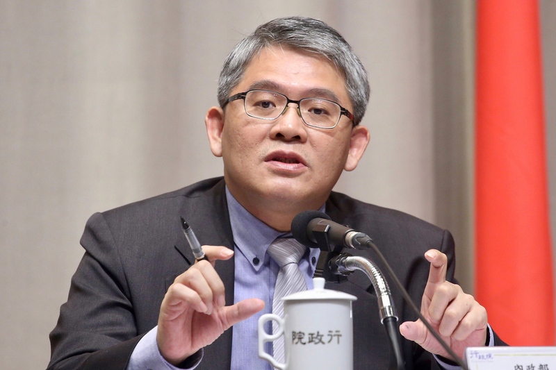 行政院會後記者會30日在行政院新聞中心舉行，內政部次長花敬群（圖）出席，說明會議討論內容。<br />(圖：中央社)