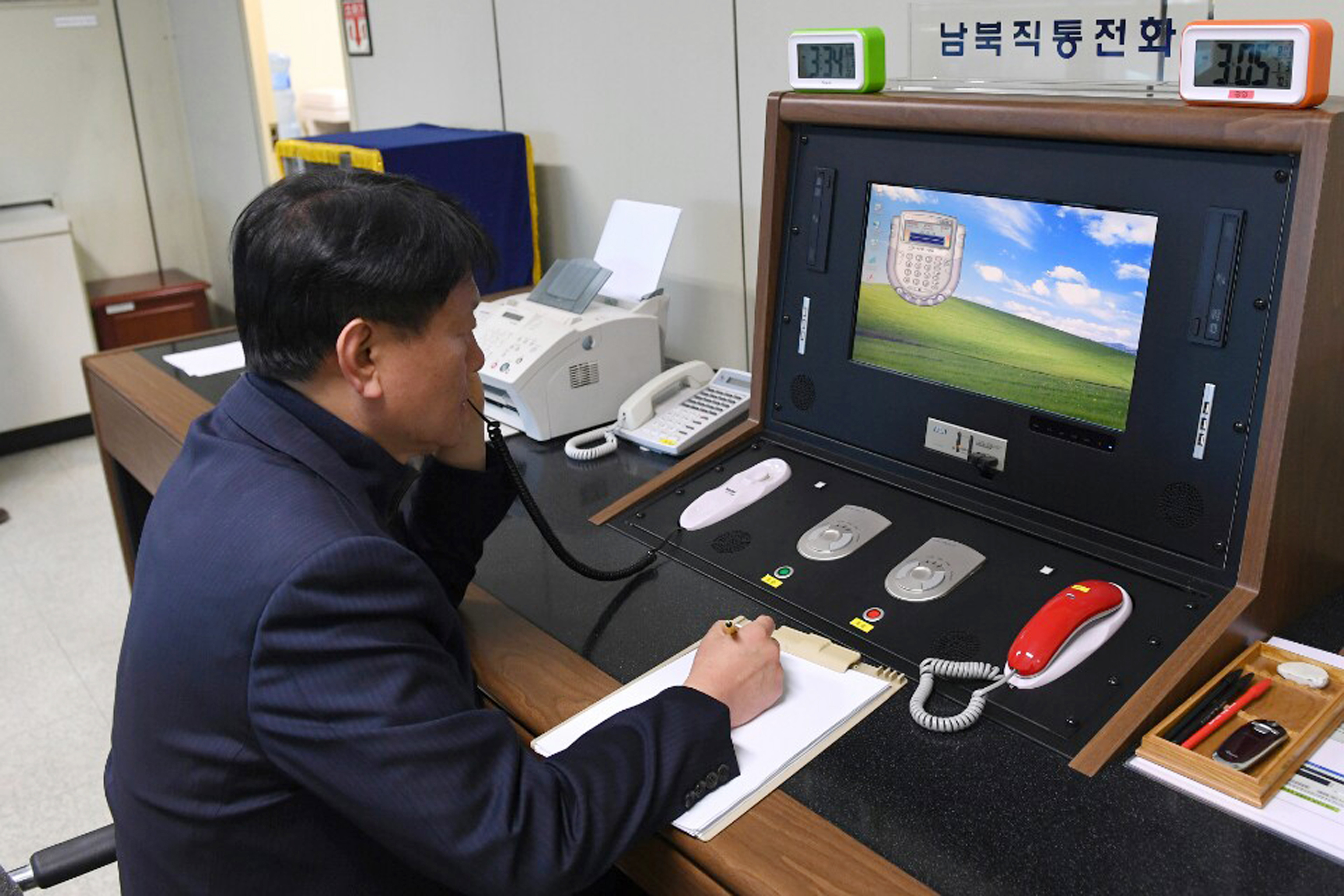 北韓官媒報導，9日起切斷與南韓聯絡電話。 (檔案照片/AP/達志影像)