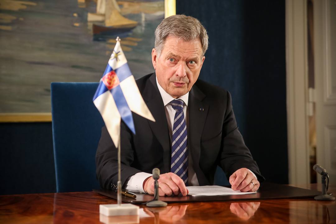 芬蘭總統尼尼斯托(Sauli Niinisto) 與芬蘭總理馬林(Sanna Marin)共同發布新聞稿表示，將支持加入北約。(圖:尼尼斯托臉書)