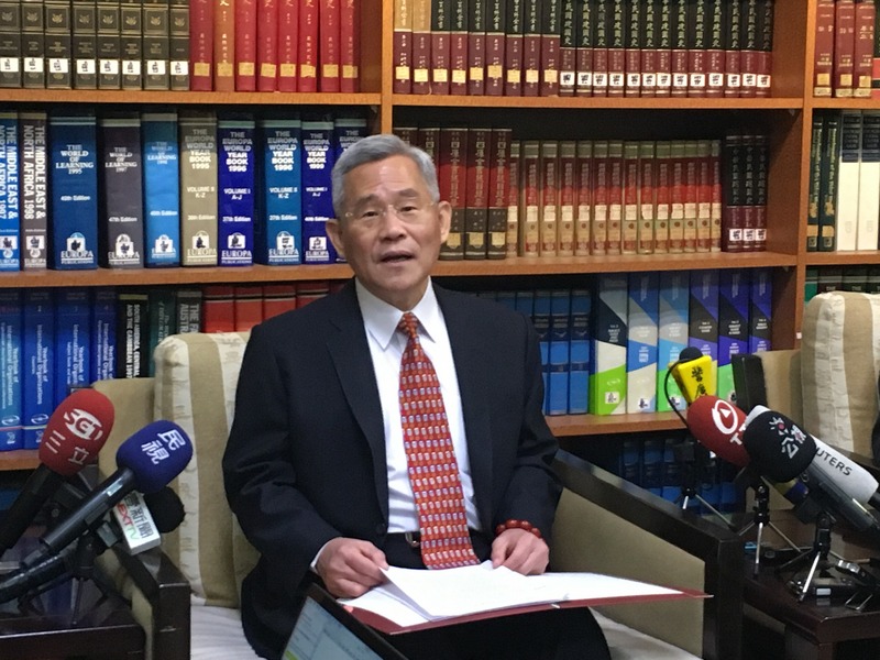 前駐菲律賓代表徐佩勇(圖)遭爆料性騷擾菲律賓籍女秘書，外交部表示4月獲悉此案後，已將其解職並調部，本案現正進行調查中。(中央社資料照)