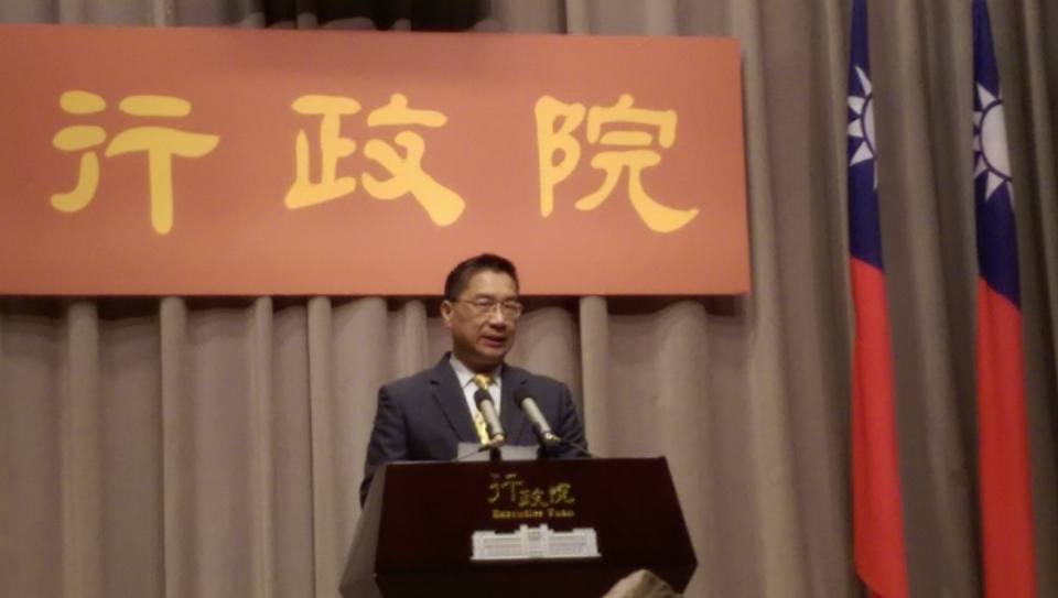 行政院發言人徐國勇23日公布內閣改組名單。(王韋婷 攝)