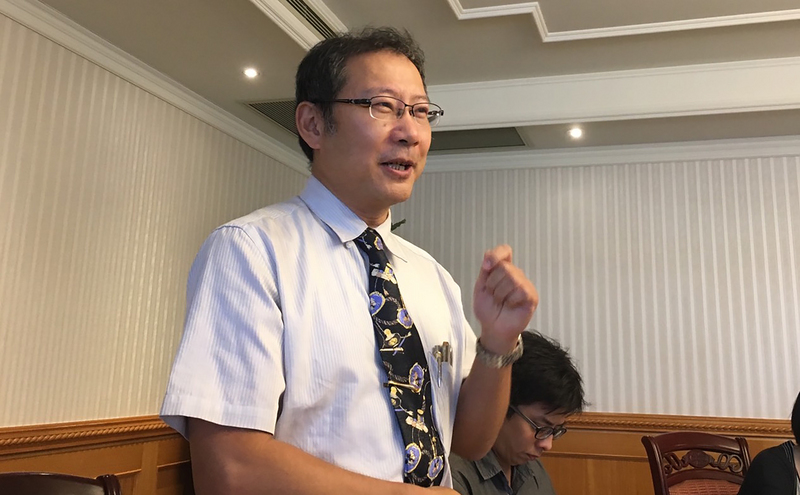 行政院長賴清德上任後，一例一休修法問題引發關注。台灣私立醫療院所協會理事長朱益宏（圖）12日表示，由於一例一休增加醫療院所營運成本，多數醫院開始減診、停診，恐影響患者權益，呼籲應儘速修法。<br />(圖：中央社)