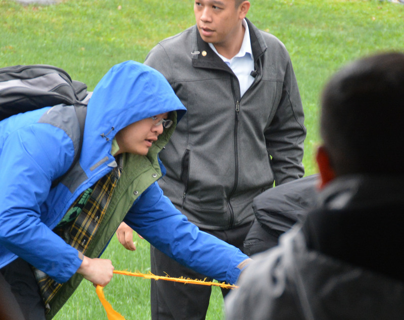 總統蔡英文7日參加鄭南榕追思會，大觀社區拆遷自救會成員到場抗議，持黃色布條大喊「反迫遷，護大觀」，引起現場一陣騷動。<br />(圖：中央社)