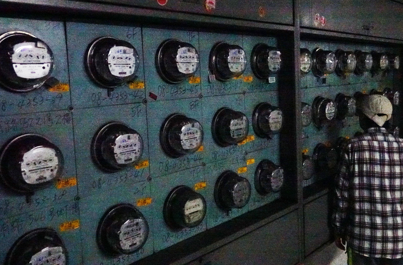 難再有大幅成長，台電不上修今年尖峰用電預估。(資料照片/CNA)