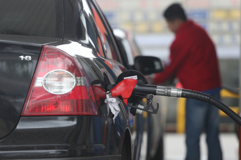 台灣中油公司今天(9日)表示，10日凌晨零時起，汽、柴油每公升將調漲新台幣0.2元、0.7元。(圖：中央社)