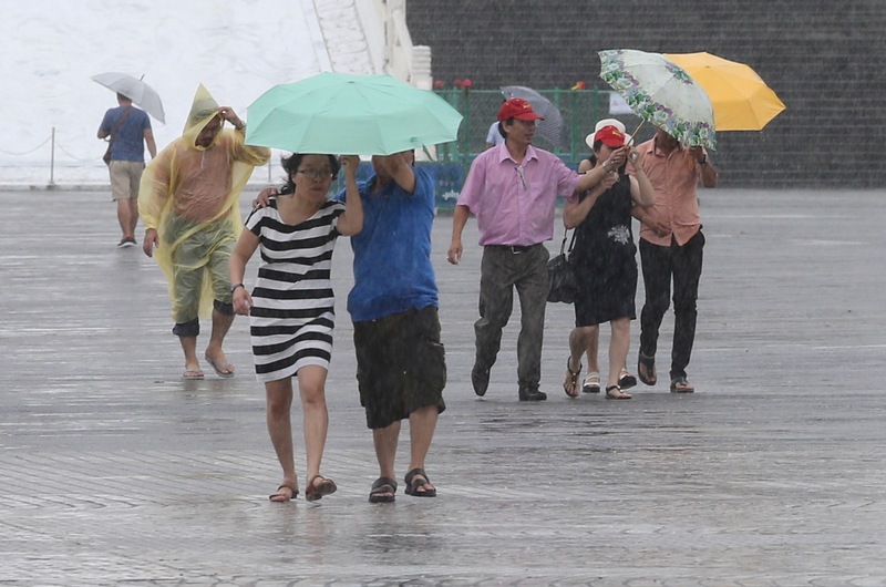 首道梅雨鋒面預計10日晚報到，11到12日受到鋒面影響，各地都有降雨機會。(資料照/中央社)
