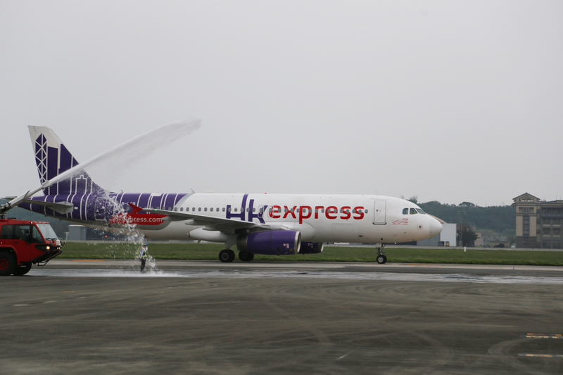 花蓮、金門縣政府與遠東航空合作，預計採用波音MD系列的165人座機型，於6月20至22日組團從金門包機直飛花蓮進行3天2夜之旅。（資料照片）<br />(圖：中央社)