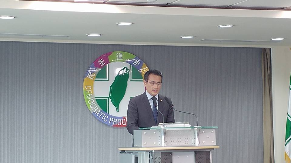 民進黨發言人鄭運鵬。(劉玉秋 攝)