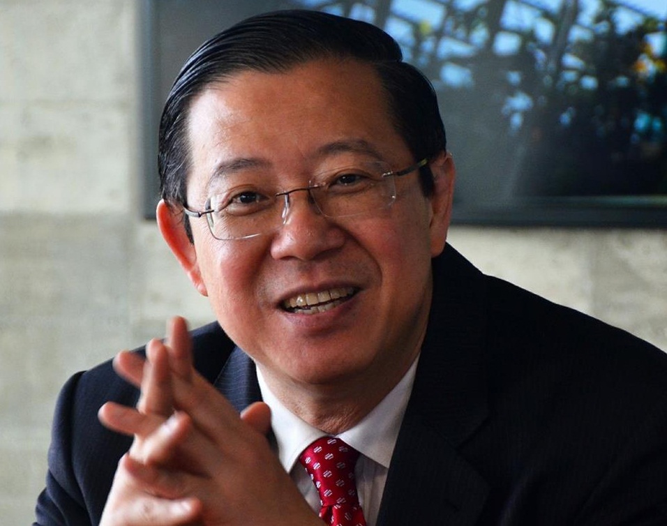 馬來西亞檳州前首長林冠英7日被控涉嫌向檳州海底隧道承包商索賄，庭訊後獲准以100萬令吉和2名擔保人保外候審。(圖：林冠英臉書)