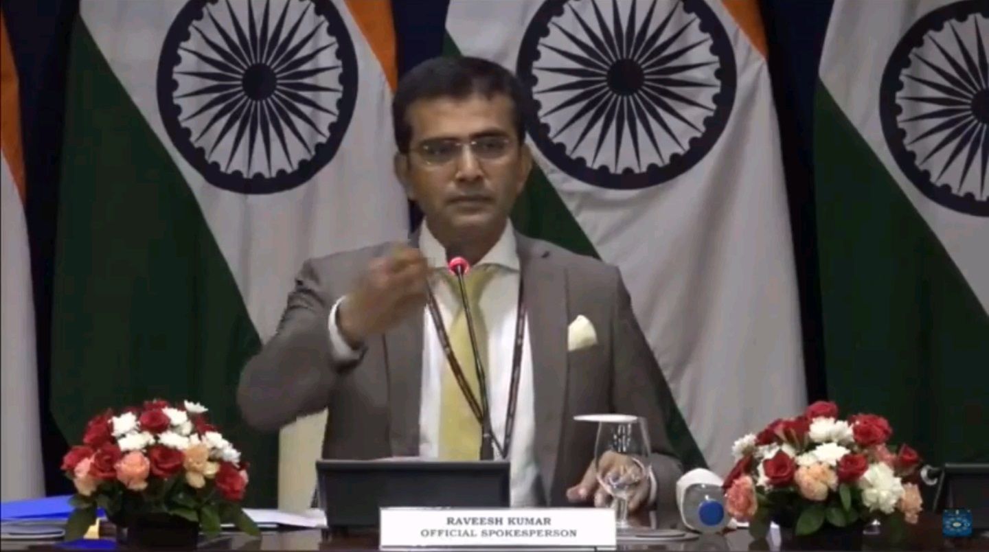 印度外交部發言人庫瑪20日表示，印度不會倉促與美國達成貿易協議。(圖擷自印度外交部臉書)