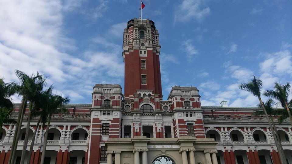 總統府對於大多數民眾來說，這裡不僅是國家最高權力的象徵，在層層安全保護下，也覆蓋了一層神秘的面紗。(歐陽夢萍攝)