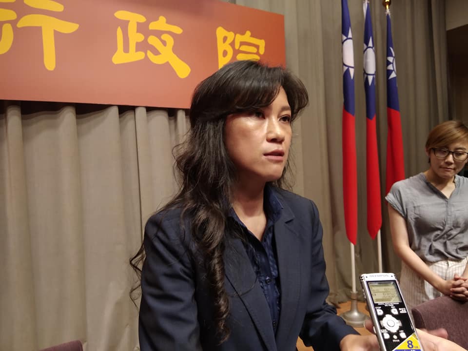 行政院21日表示，台灣是自由民主的國家，公投是人民權利，不會對任何公投案有預設立場，且尊重公投結果。政院表示，中華奧會是民間獨立單位，政府無法，也從未干預其運作。（資料照片／王韋婷攝）