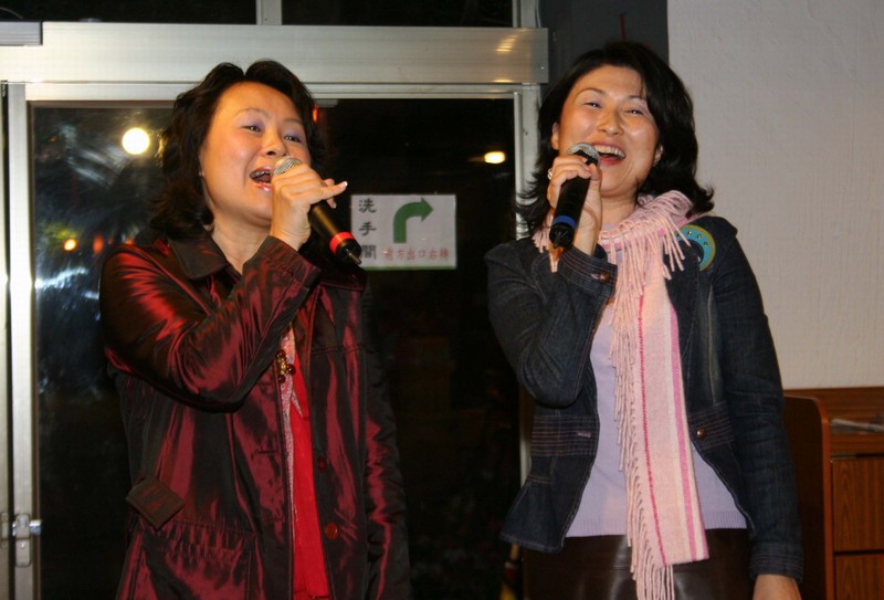 前台東縣長鄺麗貞（左）在期限截止前委託他人登記參選台東縣長，但至今未出面說明，恐影響國民黨徵召參選人饒慶鈴（右）。（檔案照片）<br />(圖：中央社)