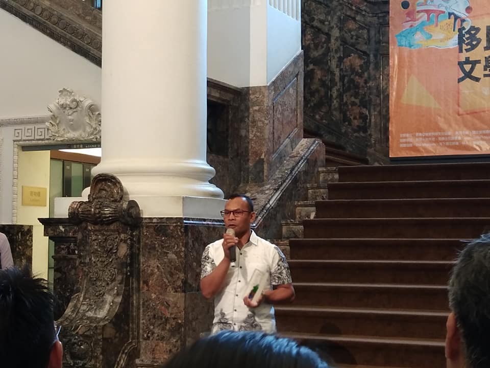來自印尼的王磊(Loso Abdi)的作品「關於愛」獲得第5屆移民工文學獎首獎和青少年評審推薦獎的殊榮。(王韋婷攝)