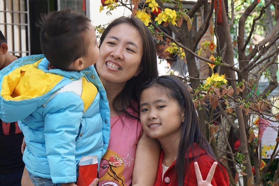 越南異議部落客「蘑菇媽媽」 (Mother Mushroom)17日突然獲釋之後，已經在今天(18日)抵達美國。(圖：國際特赦組織推特)