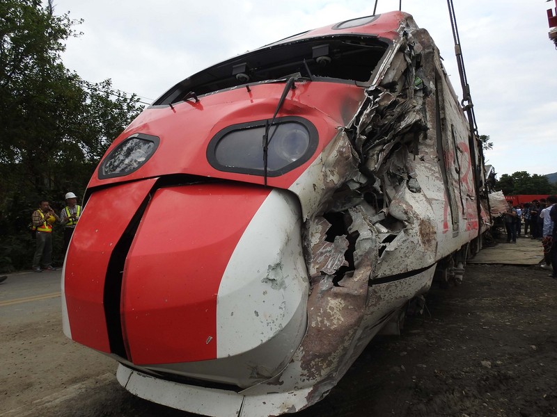 日本車輛製造公司表示，如果駕駛關閉ATP安全裝置，相關訊息應該會自動通報行控中心，但因為設計疏失，所以根本就無法自動通報訊息。