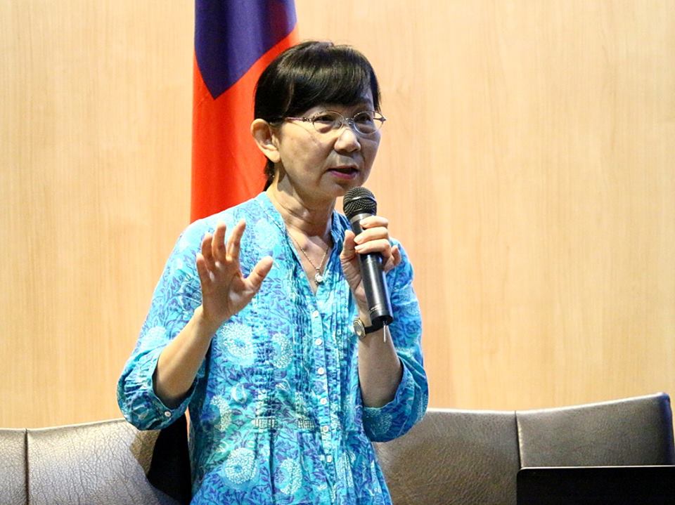 彰化基督教醫院海外醫療中心執行長高小玲26日在外交部舉辦的講座上分享海外醫療合作經驗與成果 (央廣記者王照坤 攝)