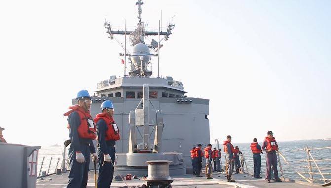 媒體報導，蔡英文總統不滿僅夠殲滅7成敵艦，遂向美增購魚叉飛彈至800億元。海軍29日回應報導內容與事實不符。(圖擷自海軍臉書影片)