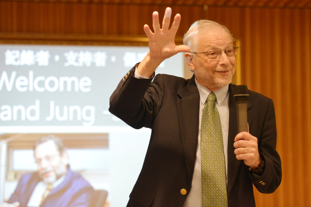 澳洲學者、綽號「大鬍子」的家博教授(Prof. Bruce Jacobs) 罹患胰臟癌，在人生的最後旅程，來看台灣的朋友，日他在感恩茶會上表示，他很愛台灣，台灣是他的第二個故鄉。圖／郭文宏提供