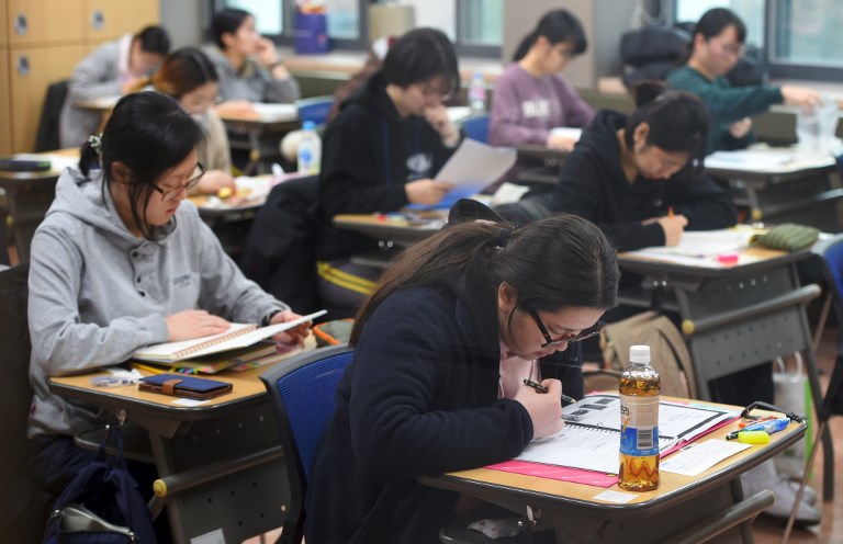 南韓大學聯考登場。(AFP)