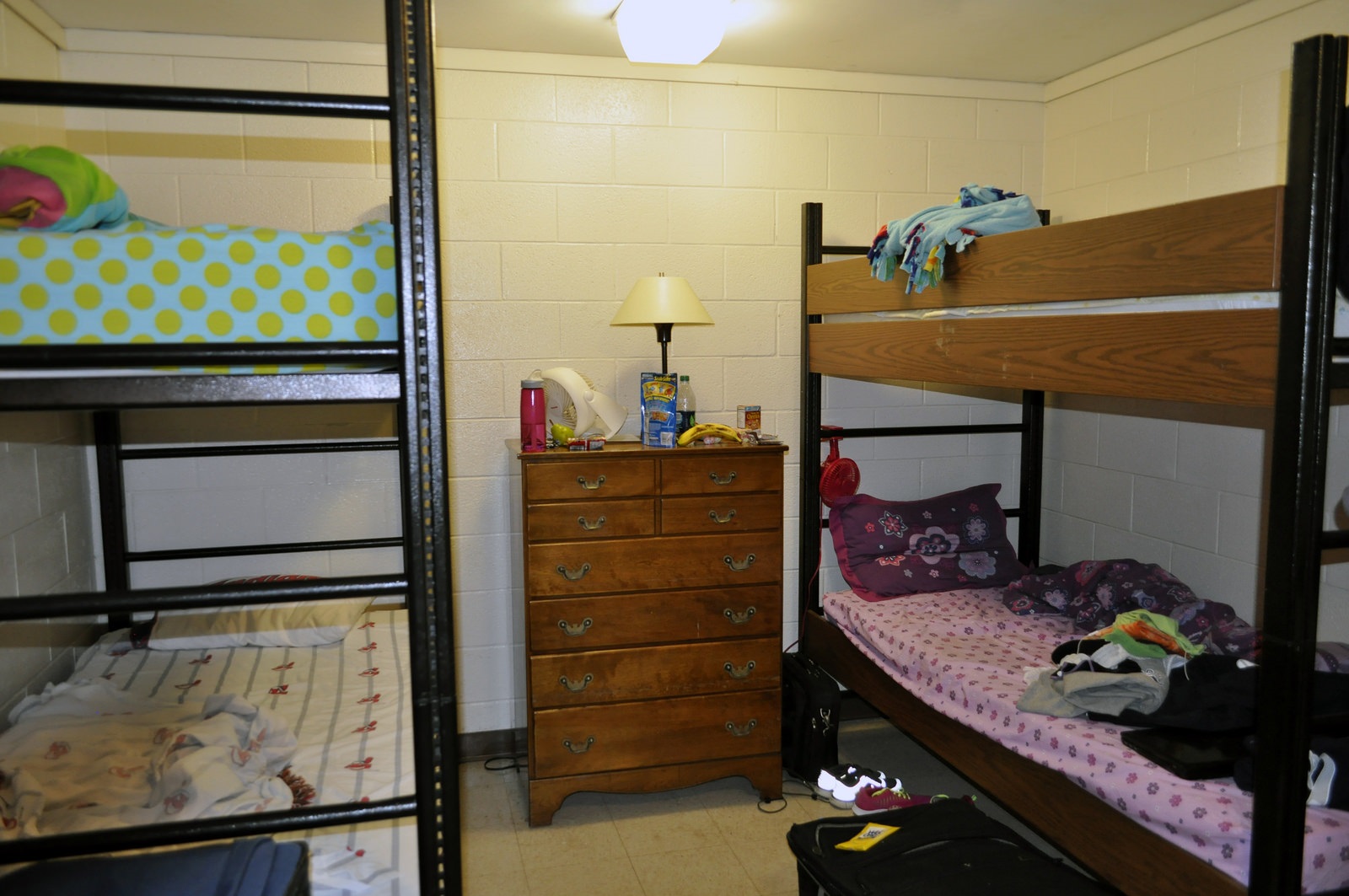 立法院法制局就大學學生宿舍管理提出研究報告，提醒應重視人權隱私。(Foter)