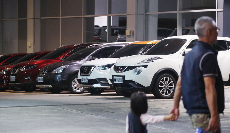 台灣國產車面臨市佔率將被進口車超越的危機，將抵達死亡交叉點。(圖: 中央社)