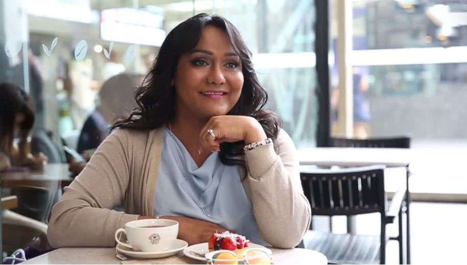 總部在吉隆坡的跨性別權利組織「姐妹正義聯盟(Justice for Sisters)」共同創辦人尼夏(Nisha Ayub)表示，在馬來西亞對LGBT族群不寬容的情況逐漸升高的情況下，這起攻擊不應被單獨看待。（Youtube）