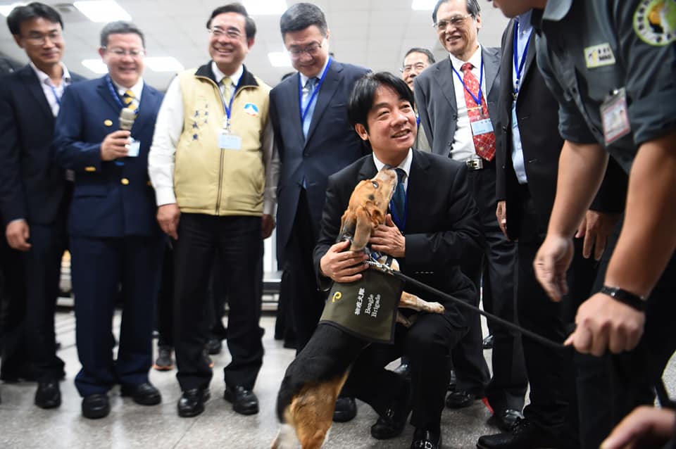 行政院長賴清德20日下午視察金門小三通及動植物檢疫情形。（行政院提供）