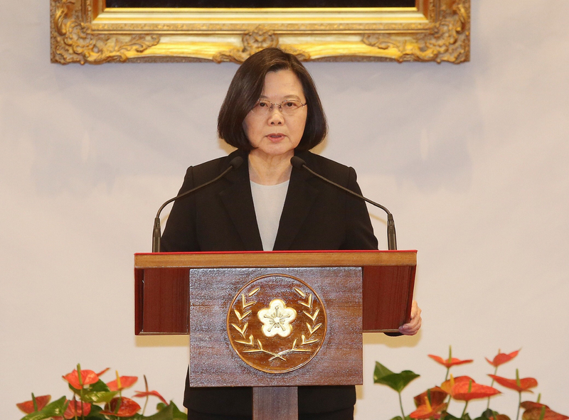 蔡總統在被問到是否憂心對岸很快入侵台灣時表示，台灣除了要隨時將自身軍事準備做到最充足外，也必須增加中國對台動武的政治成本。（中央社資料照片）