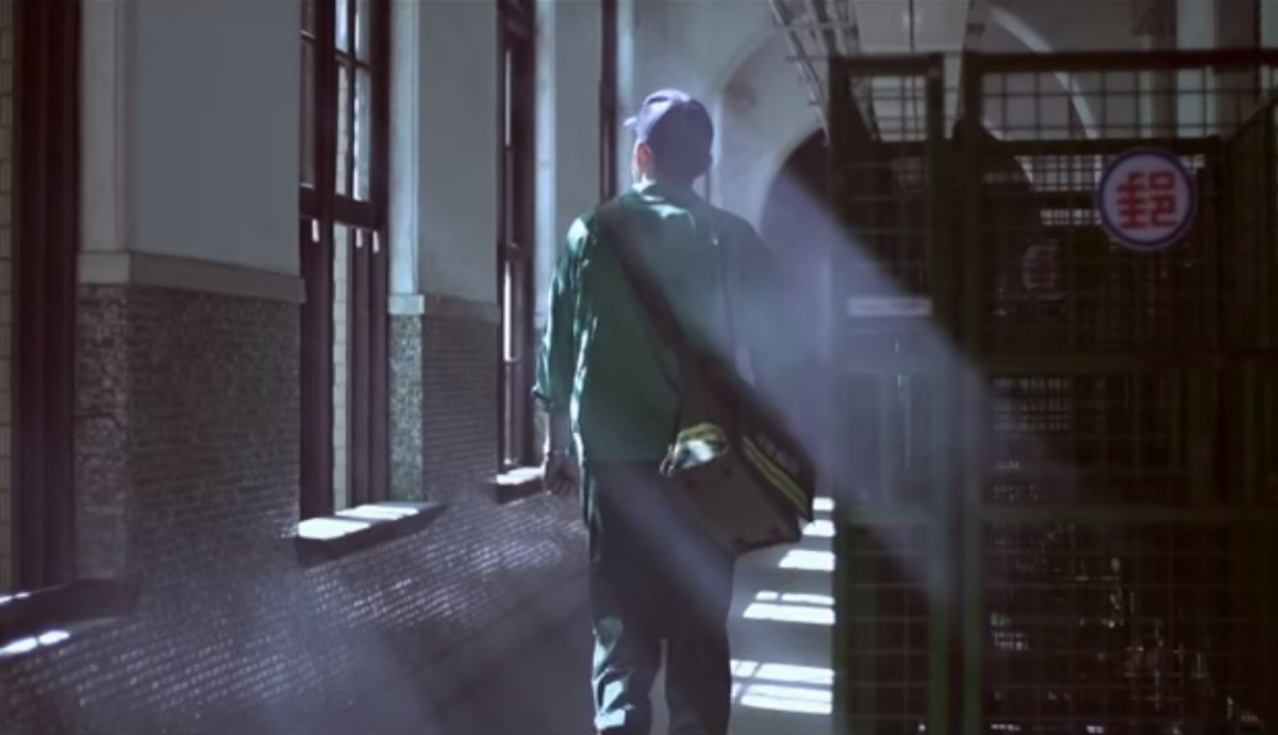 中國大陸爆發的非洲豬瘟疫情日益嚴峻，病死豬隻更接連海漂至金門前線，對此，中華郵政公司也不敢掉以輕心。（示意圖／Youtube）